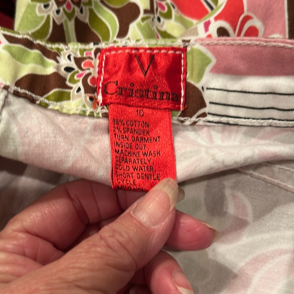 V Christina sz 10 Pink and Brown Floral Pants. Hem can be cuffed for cute look! - Picture 3 of 6